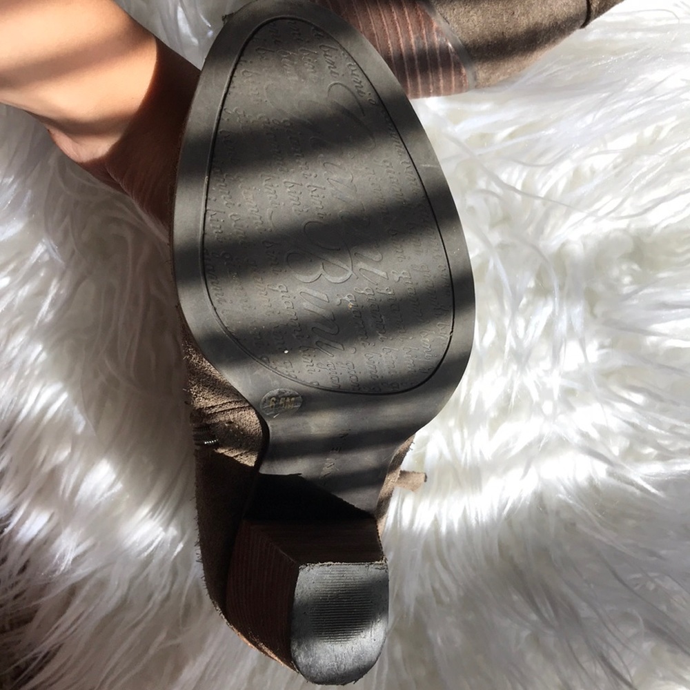 Cute brown suede shoes - Picture 2 of 2